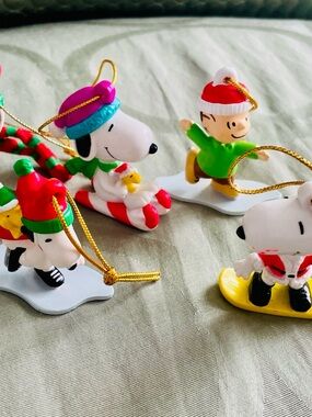 Peanuts / Whitman's Snoopy PVC Christmas Ornaments  Lot Of 5 Linus Woodstock